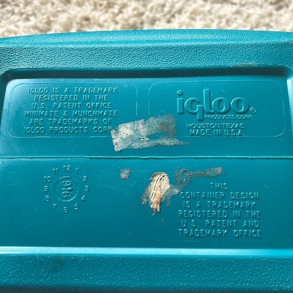 Vintage Igloo Mini Mate Teal and Purple Holds 6 Cans Picnic Beach Pool Ice Chest - Picture 6 of 11